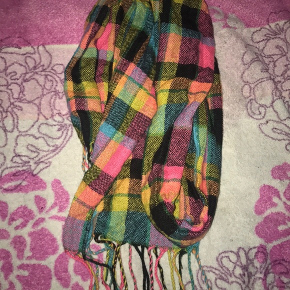 H&M scarf - Picture 2 of 4